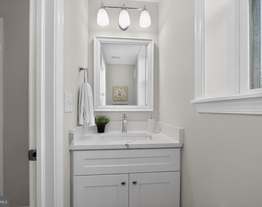 1613 N Longwood Street - Photo Thumbnail 24