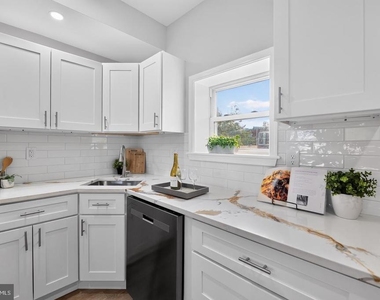 1613 N Longwood Street - Photo Thumbnail 13