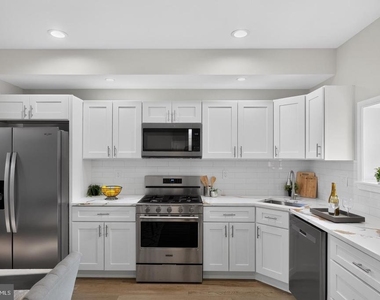 1613 N Longwood Street - Photo Thumbnail 9