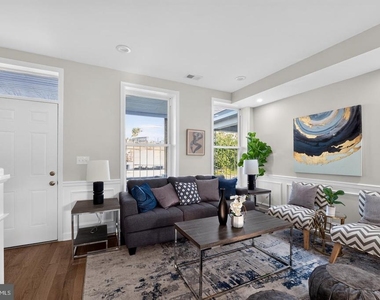 1613 N Longwood Street - Photo Thumbnail 2