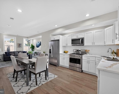 1613 N Longwood Street - Photo Thumbnail 6