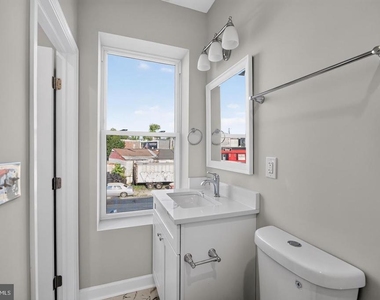 1613 N Longwood Street - Photo Thumbnail 23