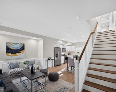 1613 N Longwood Street - Photo Thumbnail 4