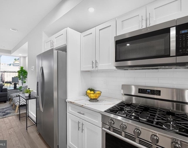 1613 N Longwood Street - Photo Thumbnail 11