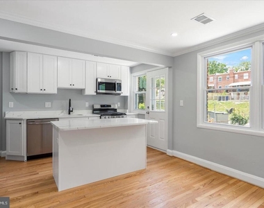 3551 Shannon Drive - Photo Thumbnail 4