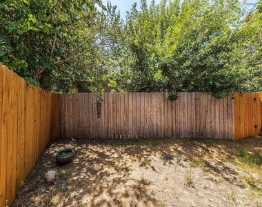 4807 Yucca Hill Dr - Photo Thumbnail 30
