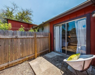 4807 Yucca Hill Dr - Photo Thumbnail 10