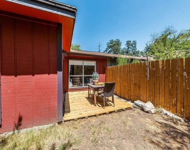 4807 Yucca Hill Dr - Photo Thumbnail 9