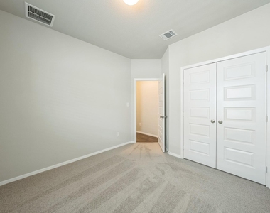 107 Honeybee Ln - Photo Thumbnail 4