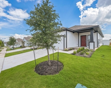 107 Honeybee Ln - Photo Thumbnail 1