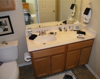 9201 Brodie Ln - Photo Thumbnail 16