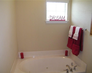 9201 Brodie Ln - Photo Thumbnail 22