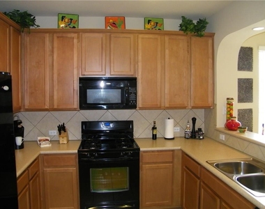9201 Brodie Ln - Photo Thumbnail 6