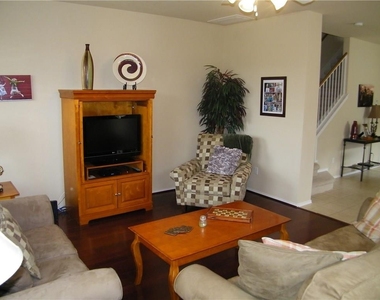 9201 Brodie Ln - Photo Thumbnail 3