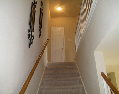 9201 Brodie Ln - Photo Thumbnail 14
