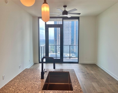 84 East Ave - Photo Thumbnail 3