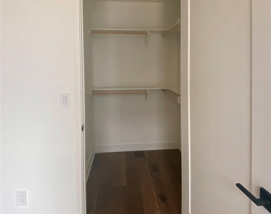 84 East Ave - Photo Thumbnail 10