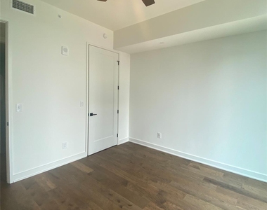 84 East Ave - Photo Thumbnail 8