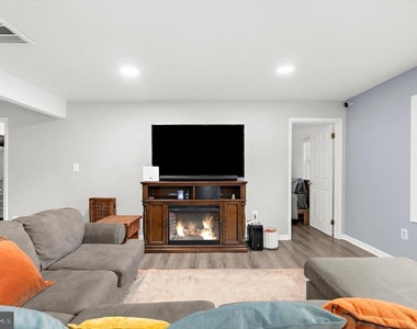 7960 Telegraph Rd - Photo Thumbnail 8