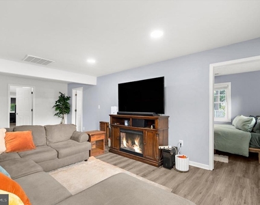 7960 Telegraph Rd - Photo Thumbnail 6