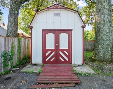 7960 Telegraph Rd - Photo Thumbnail 49