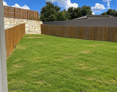 2100 Magnolia Hill Dr - Photo Thumbnail 21