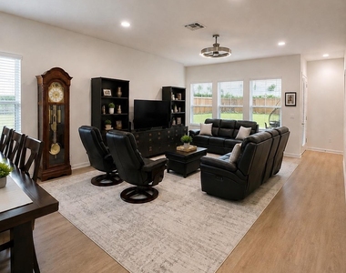2100 Magnolia Hill Dr - Photo Thumbnail 4