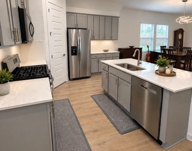 2100 Magnolia Hill Dr - Photo Thumbnail 2