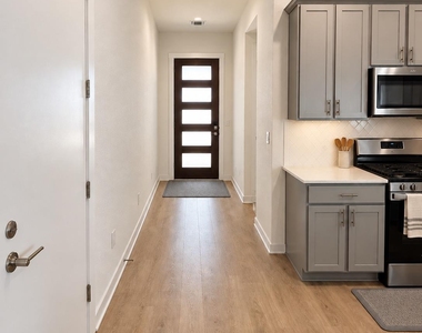2100 Magnolia Hill Dr - Photo Thumbnail 1