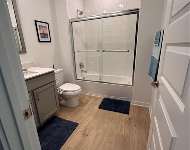 2100 Magnolia Hill Dr - Photo Thumbnail 13