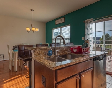 29849 Plantation Lakes Boulevard - Photo Thumbnail 4