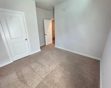 105 Sorghum Dr - Photo Thumbnail 17