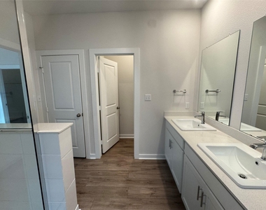 105 Sorghum Dr - Photo Thumbnail 10