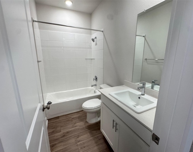105 Sorghum Dr - Photo Thumbnail 16