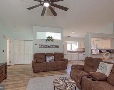 18565 Orton Circle - Photo Thumbnail 5