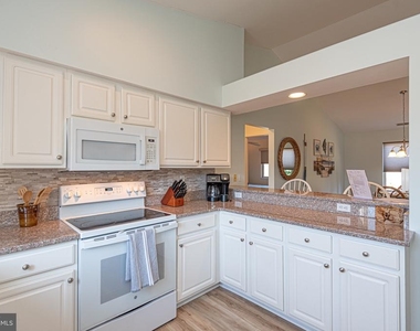 18565 Orton Circle - Photo Thumbnail 4