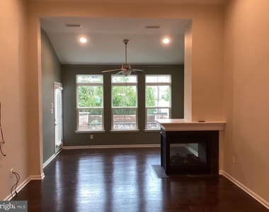31400 Falmouth Way - Photo Thumbnail 4