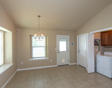 18405 Tall Grass Prairie Dr - Photo Thumbnail 13