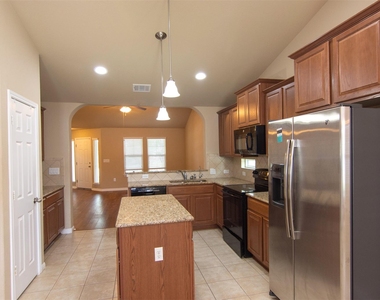 18405 Tall Grass Prairie Dr - Photo Thumbnail 7