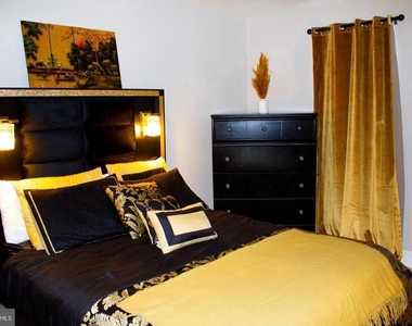 520 W Thirty Eighth Street - Photo Thumbnail 20