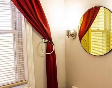 520 W Thirty Eighth Street - Photo Thumbnail 7