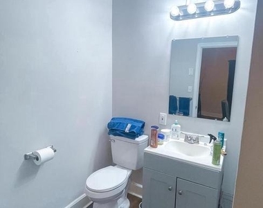 520 W Thirty Eighth Street - Photo Thumbnail 11