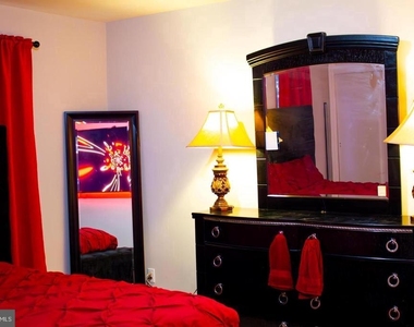 520 W Thirty Eighth Street - Photo Thumbnail 23