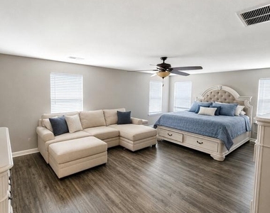 362 Neverland Drive - Photo Thumbnail 3