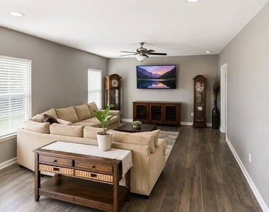 362 Neverland Drive - Photo Thumbnail 9