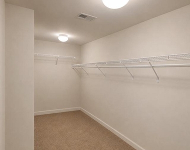 362 Neverland Drive - Photo Thumbnail 4