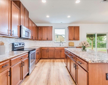 401 Waterleaf Blvd - Photo Thumbnail 10