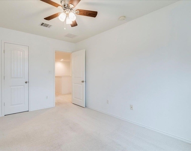 401 Waterleaf Blvd - Photo Thumbnail 19