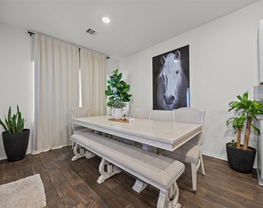 310 N Richland Dr - Photo Thumbnail 9