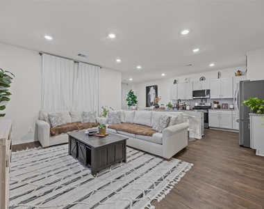 310 N Richland Dr - Photo Thumbnail 8